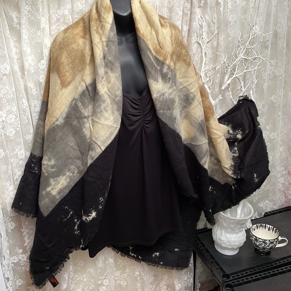 The Coziest Warm Fall Shawl Scarf Wrap. Camel/Yellowish Cream & Black Large - Picture 8 of 10